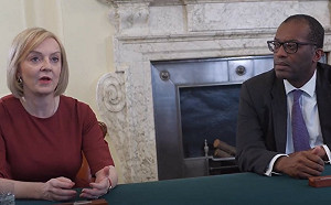 英國首相特拉斯減稅新措施衝擊經濟惹眾怒 財政大臣夸騰被解除職務