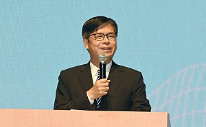 最新民調被柯志恩追近  陳其邁：上任後市政不擺爛