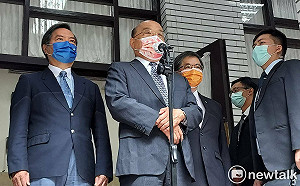 防疫預算比去年增加？蘇貞昌批藍指鹿為馬還扭曲