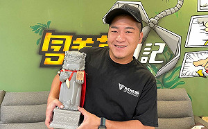 公司大門遭「砂石車」撞破！草爺曝驚悚畫面：不幸中的大幸