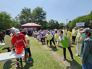 侯友宜祝福原民長者「勇槌不朽」 槌出健康槌出愛