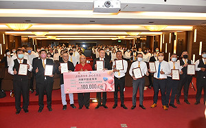 鴻麗不動產邀黃烱輝專題演講 共同關懷小天使家園