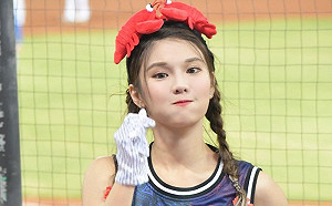 「樂天女孩」琳妲曬14秒熱舞片！粉色連身短裙辣暈全網