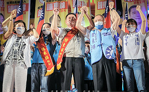 徐耀昌嗆黨中央被撤銷黨籍也「不在乎」 原來早是箇中老手