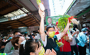 侯辦批亂花公帑推「UMAJI」APP 林佳龍：一棒交一棒把它做好