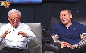 中國就像是宣稱要統一美國的英國瘋子 ! 曹興誠神比喻逗笑館長