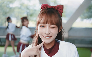 「樂天女孩」新單曲上線！林襄拋媚眼咬唇網暈：好襄