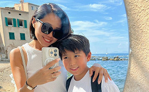 誤當電燈泡！亞歷媽接兒放學驚見「女同學」 急道歉：媽媽白目