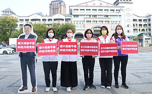 重視月經貧窮議題  高雄市民進黨議員及候選人共同倡議
