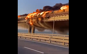 (影) 克里米亞刻赤橋驚爆！消息人士曝：烏克蘭國家安全局的特殊行動