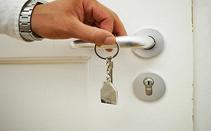 前房客浴室往生！房東當沒事還漲租