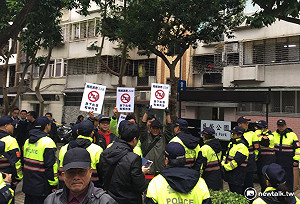 小英赴義光教會悼血案 遭嗆「228是最爛本土劇」