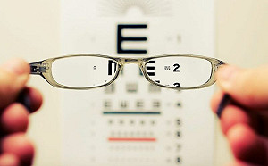 改善眼睛乾澀　18種食物吃出好眼力