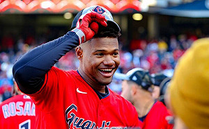 守護者新秀再見轟！15局KO光芒晉級