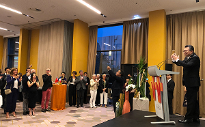 駐普羅旺斯辦事處歡度雙十國慶酒會 台灣茶點添喜氣 旅人影像遊寶島