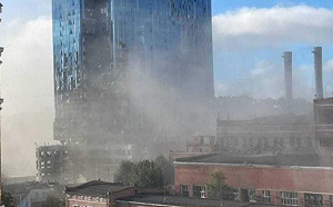 三星駐烏克蘭總部遇襲！ 濃密黑煙包圍大樓