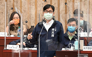 延續愛情摩天輪政策？陳其邁：應該問國民黨候選人