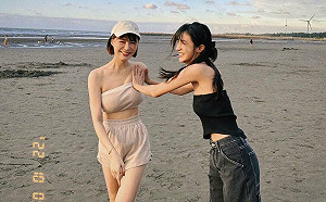 元元海邊穿背心被「襲胸」！粉絲驚呼：推波助瀾