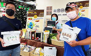 新北市圖「菜市仔」精神食糧快閃書攤推廣食育