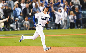 Turner一棒擊沉！宇宙道奇擊退教士