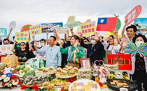 「頭家經營甘苦談．與縣長有約座談會」  翁章梁：提出產業願景  與企業家交流