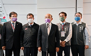 蘇貞昌：對閣揆位置有興趣可找我幫他推薦 說完笑看鄭文燦寓意深遠