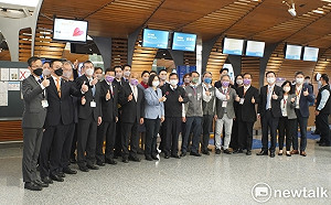 國境解封首日視察桃園機場   蔡英文：台灣準備好了，歡迎光臨