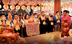 蔣萬安質疑高端EUA未錄影 陳時中：憂學者專家被抹黑