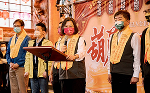 蔡英文現葫蘆寺拉抬！陳時中談房貸「沒時間處理被套牢」