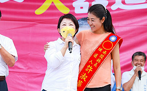 昨夜才合體 盧秀燕今再衝南投為許淑華站台