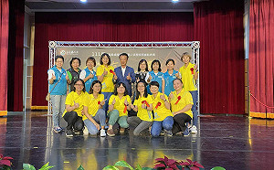 嘉縣長照中心8名績優長照人員 獲頒資深貢獻獎