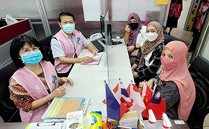 台中東協廣場志工分享日 勞工局長張大春隨同體驗稱讚有加