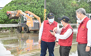 颱風天南下新竹輔選林耕仁挨批 侯友宜：我完全掌握災情變化