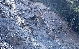 302位民眾受困宜蘭明池山莊 應變中心：緊急運補物資 坍方道路預計明午搶通