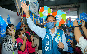 桃園市長民調逆轉 張善政支持度竄升反超鄭運鵬