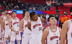 拿人民幣就請尊重！CBA洋將未向中國國旗致敬 遭警告罰4.4萬台幣