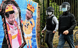 (影) 為了「習皇帝」畫像 中駐英領事大打出手 稱危害「人員安全、尊嚴」