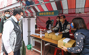 桃市11月起停發防疫關懷包 確診親密接觸者維持提供6劑快篩