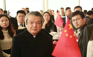 戰狼變豺狼！中國駐英官員鄭曦原坦承對港人施暴扯髮 妄稱出於職責