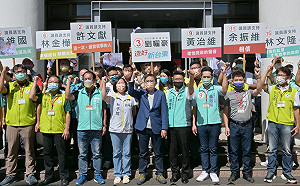 台東縣長候選人號次抽籤出爐！ 陳長宏1號、饒慶鈴2號、劉櫂豪3號