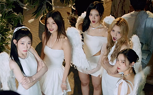 韓團ITZY首張英文專輯！化身天使重現美式復古風