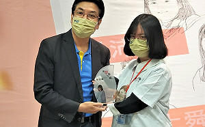 新北教育局舉辦《擁夢飛翔17》新書發表會