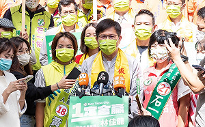 林佳龍深丘福德宮參香、板橋車掃盼新北大翻新