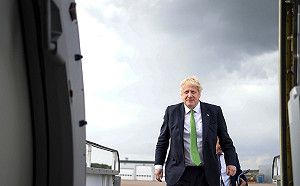 英首相之爭爆分裂危機強生告退 蘇納克捲土重來