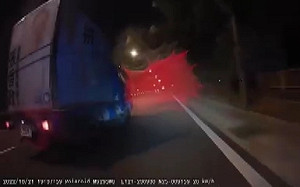 宣傳車闖紅燈差點撞人 張善政競辦致歉