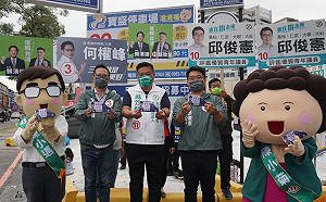 「政治賢拜」邱俊憲、何權峰  關鍵倒數陪邁盟蘇致榮站路口