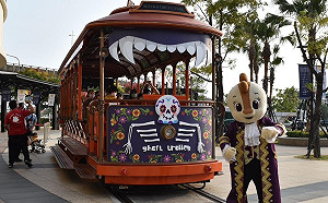 「不給糖，就搗蛋！」 歡樂萬聖節相揪高雄假鬼假怪