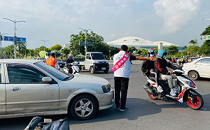 路口拜票見車禍迅速處理  邁盟蘇致榮展現即時服務精神