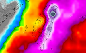 「奈格」週日轉中颱！預測雨量「這區」紫到發黑 網驚：第一次看到