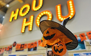 青年基地萬聖風格日 3條件可獲「友宜麥芽棒棒糖」